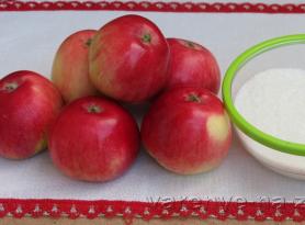 सर्दियों के लिए स्लाइस में पांच मिनट का सेब जैम